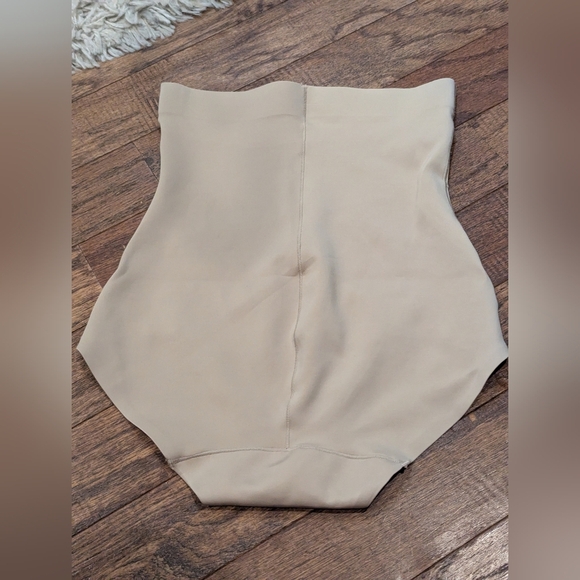 STRM LINE Firm Control nude Bonded Leg Hi Waist Shaping Brief Panty Womens Sz S - Picture 4 of 8
